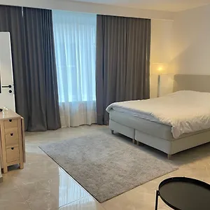 studio.brusselshotelsbook.com/