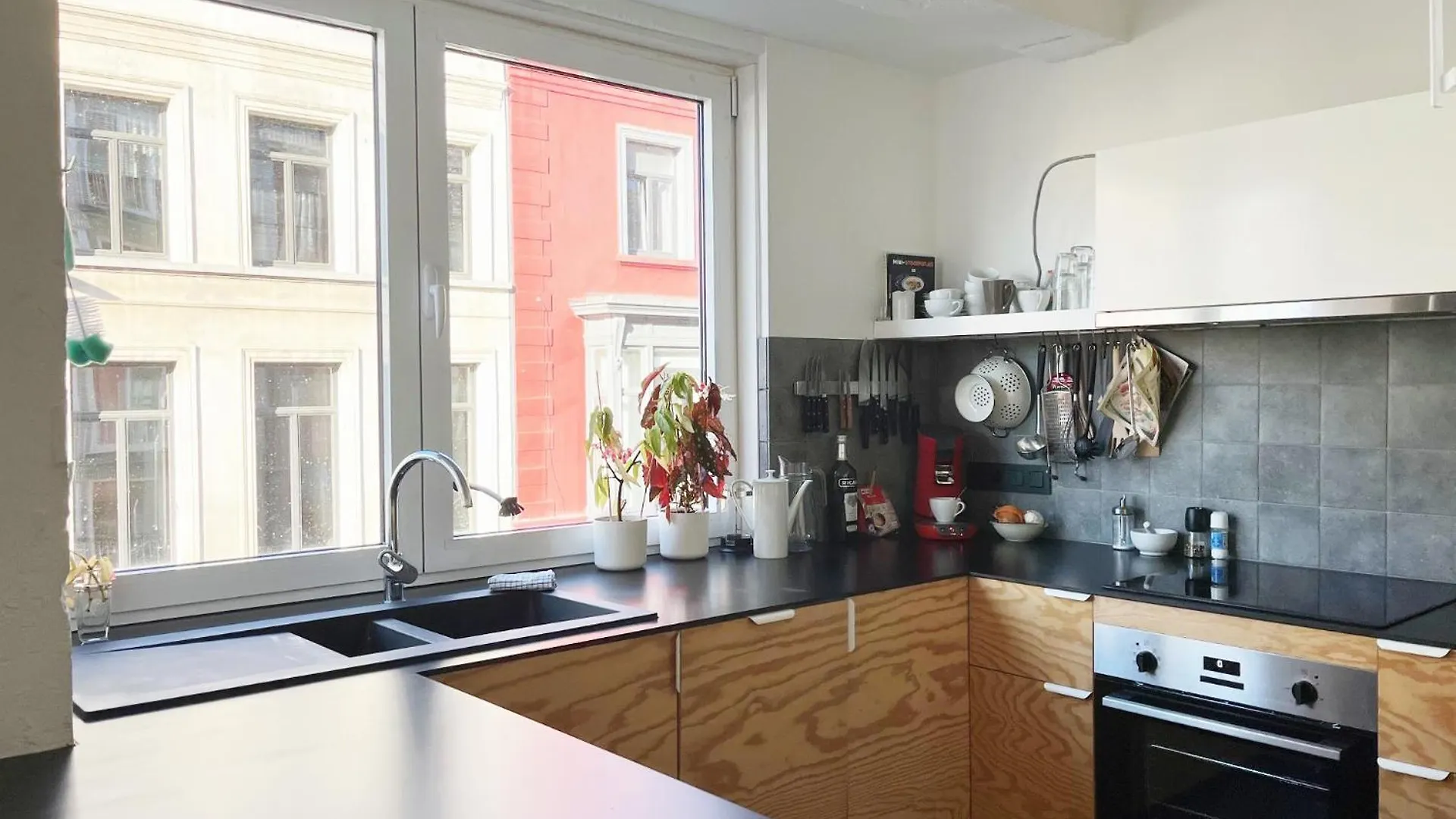 Trendy & Sunny Apartment In Ghent Belgium