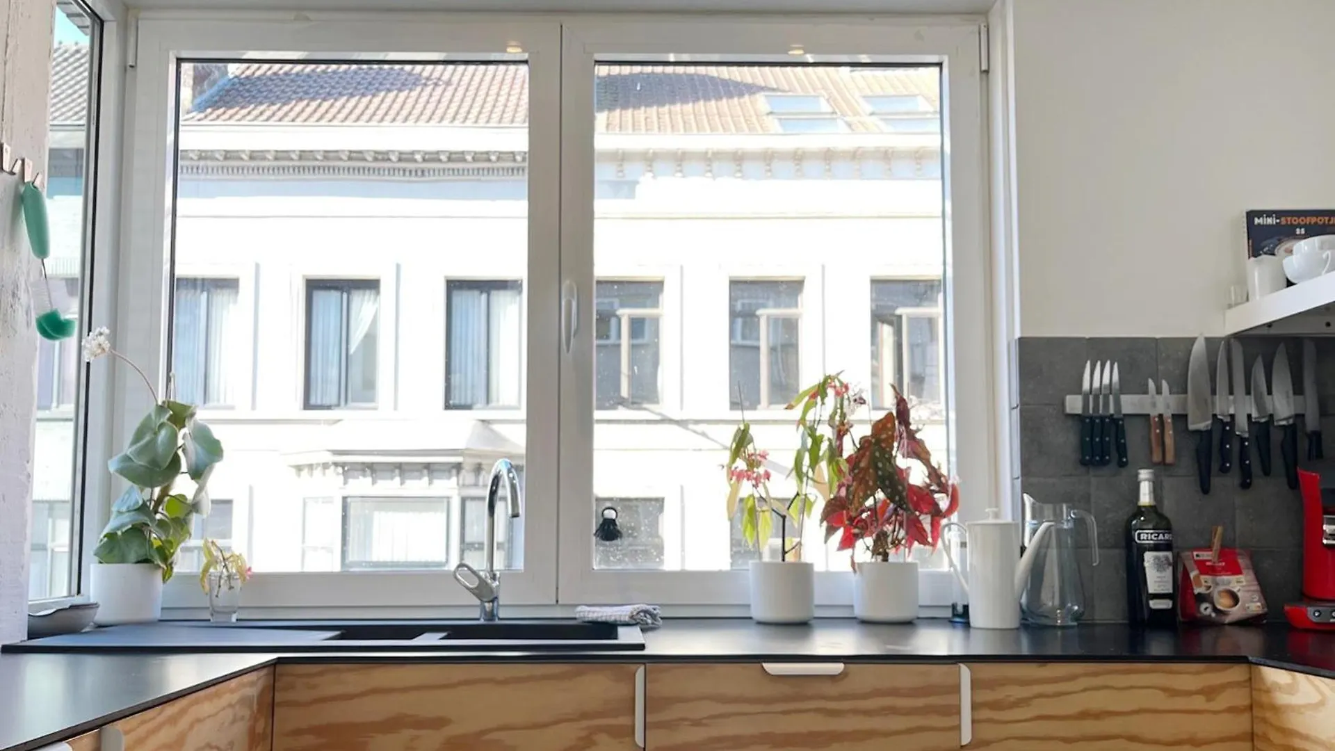 Trendy & Sunny Apartment In Ghent Belgium